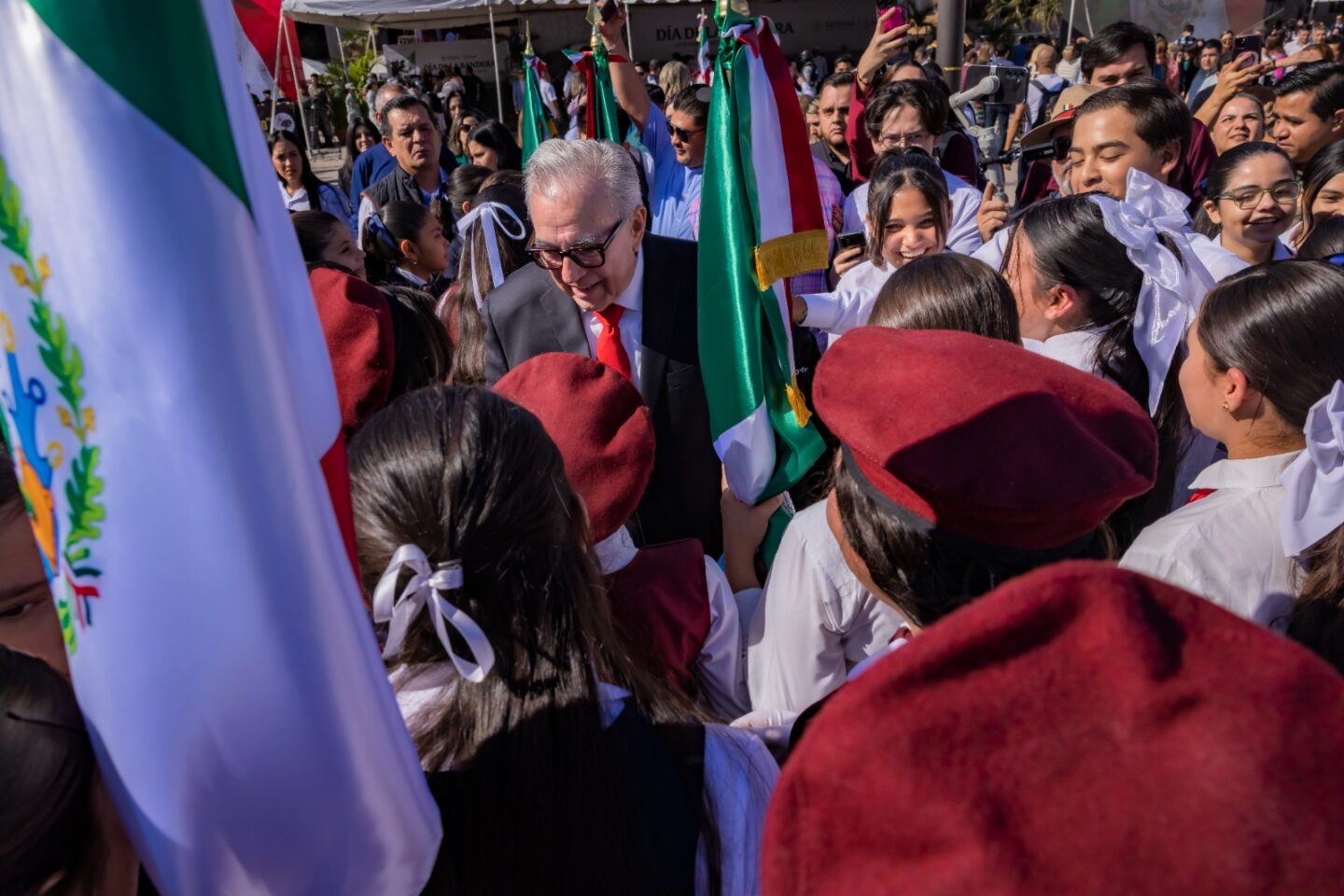 Encabeza el gobernador Rocha el Día de la Bandera Nacional