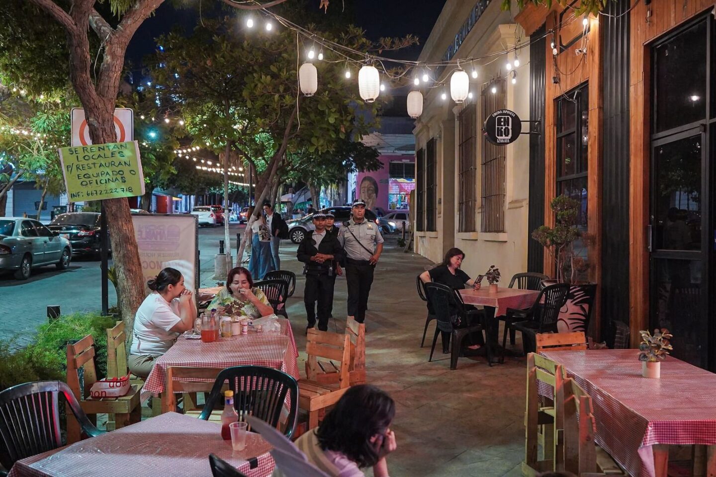 Gobierno y empresarios del Paseo del Ángel en Culiacán, lanzan “Vamos Pal’ Barrio”, para incentivar la reactivación de la vida social nocturna.