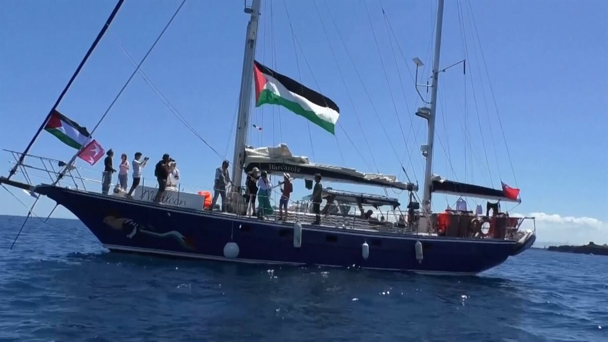Interceptan y desvían barco con Greta Thunberg que intentaba llevar ayuda humanitaria a Gaza