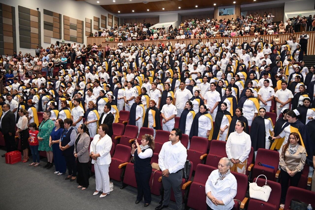 La UAS celebra el egreso de 578 estudiantes de la Facultad de Enfermería, convirtiéndola en la más grande de todo el país por su apertura universal.