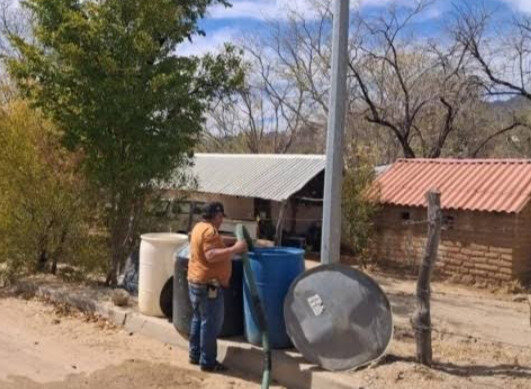 Ante severa sequía DIF llevará más agua a Choix y Escuinapa