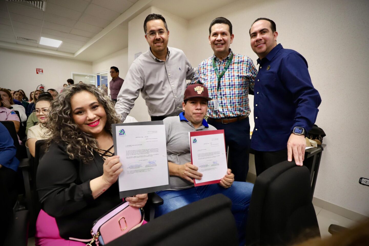 La SS entrega bases y recategorizaciones a 46 trabajadores del Hospital Pediátrico en Sinaloa