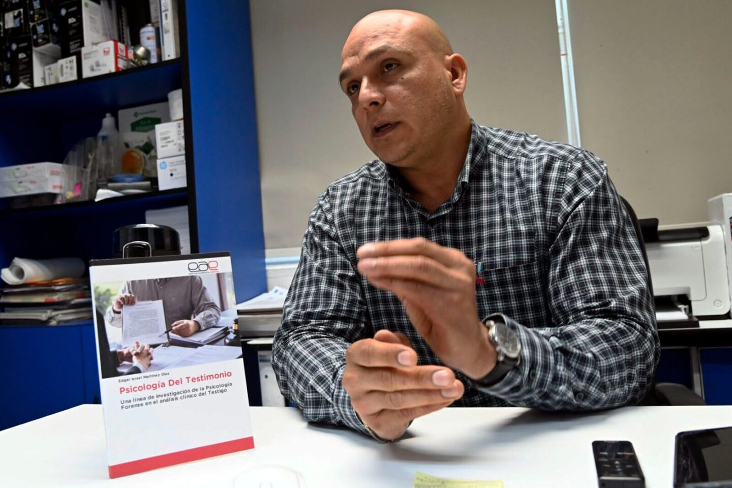 Presentan libro sobre la investigación de la Psicología Forense en el análisis clínico del testigo, visibilizando el papel de ésta en la justicia