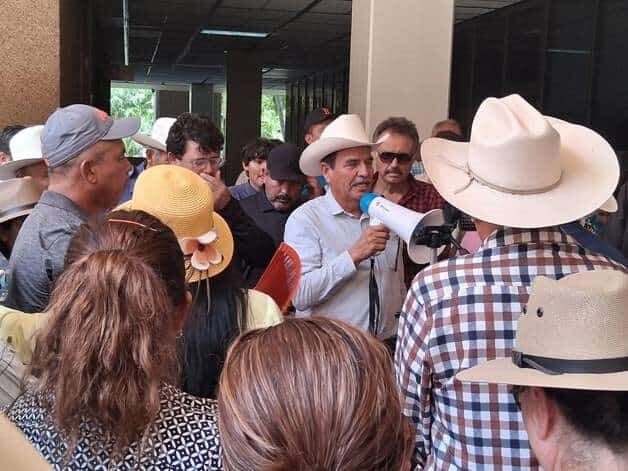 Se manifiestan en Palacio de Gobierno productores agrícolas; exigen apoyos para la producción del maíz