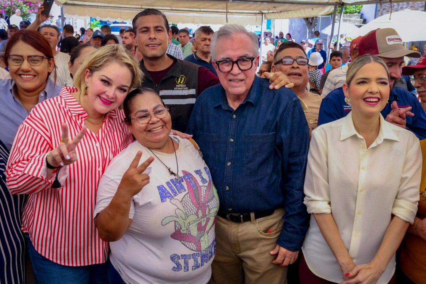 Entrega Rocha apoyos emergentes a familias afectadas por inundaciones en Mazatlán