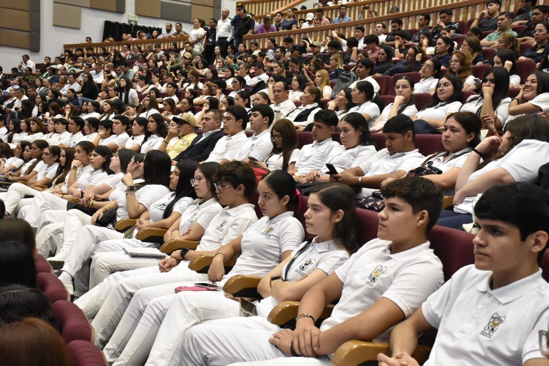 Universitarios dan la bienvenida al ciclo escolar destacando la excelencia académica, los espacios dignos y la mejora continua en la Casa Rosalina