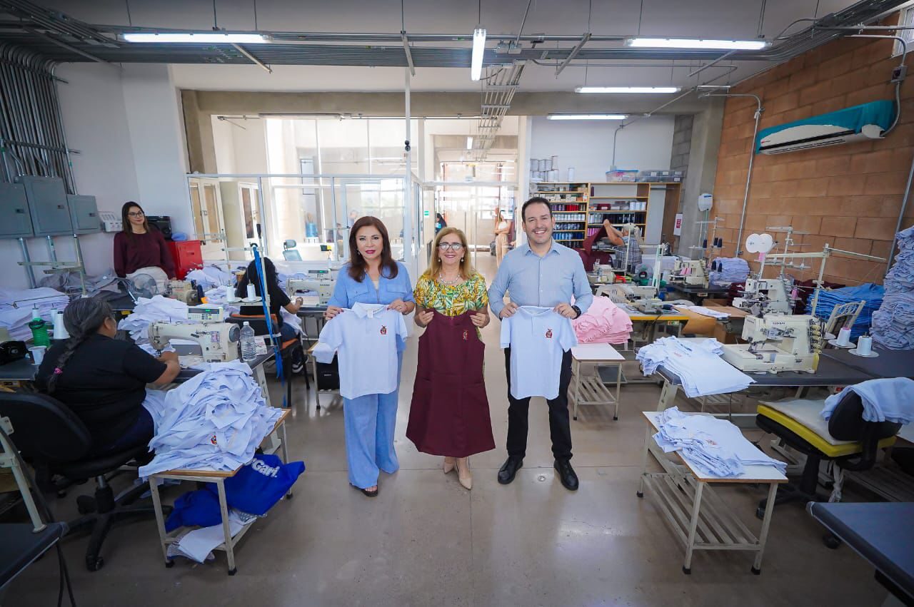 Supervisan Economía y SEPyC arranque del canje gratuito de uniformes y útiles escolares en Sinaloa