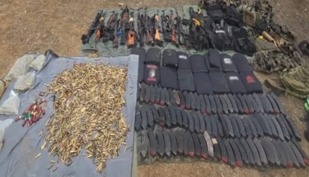 Arrestan a 4 menores de edad con armas, equipo táctico, municiones y droga en Concordia