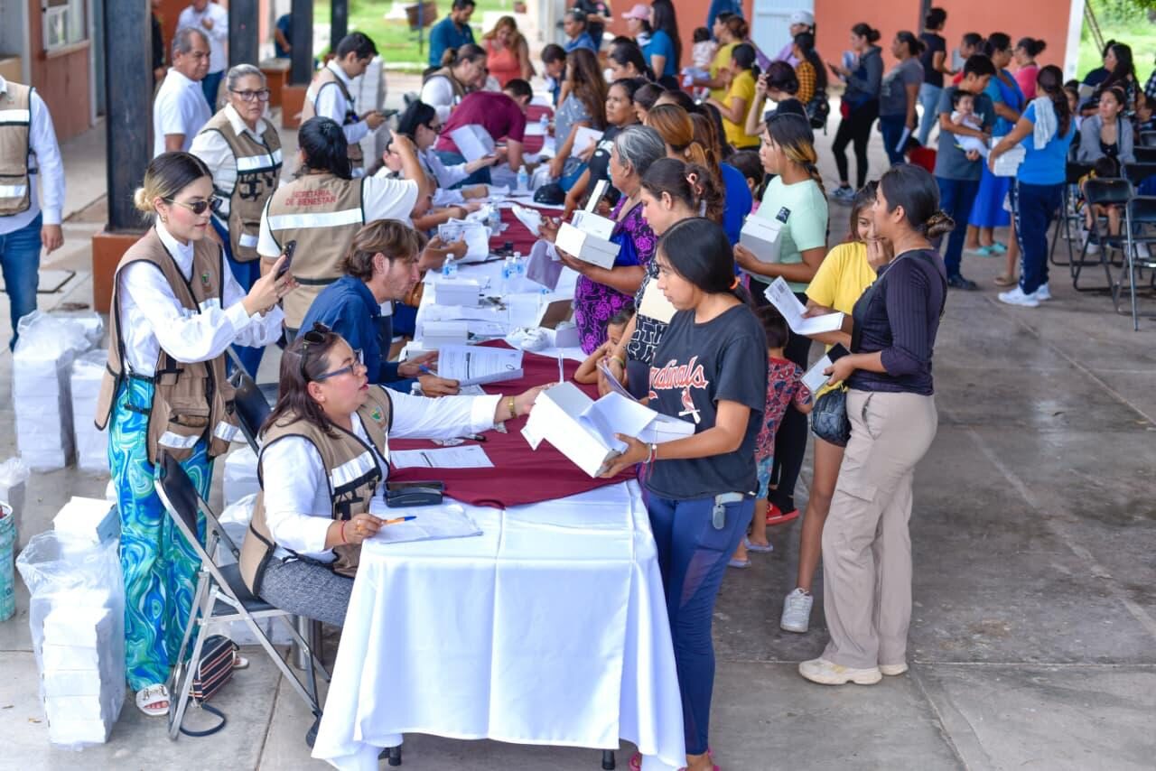 Cientos de jóvenes aprovechan la 2da. Feria del Empleo para las Juventudes Los Mochis 2025