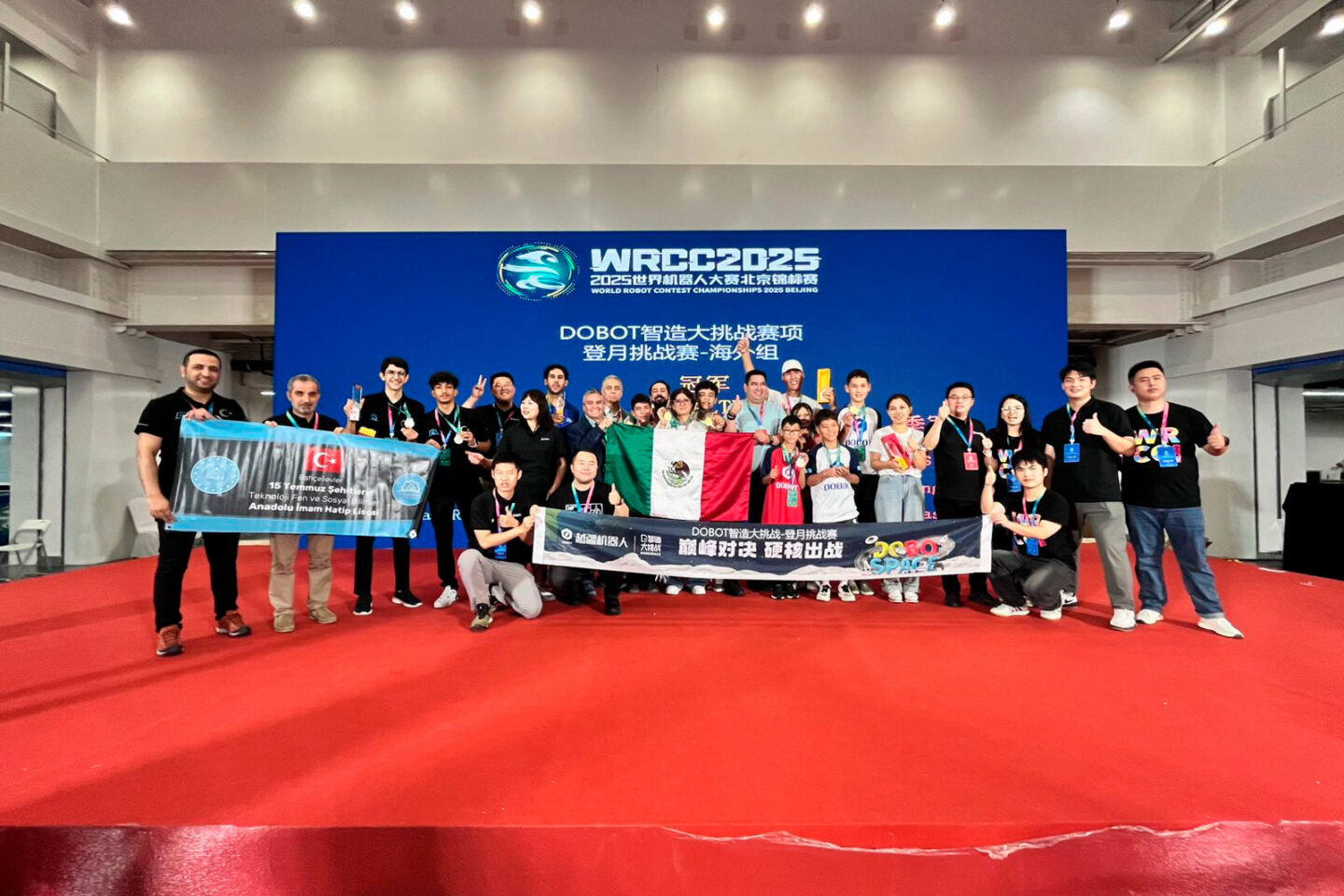 México se lleva el oro en una competencia de robótica en china