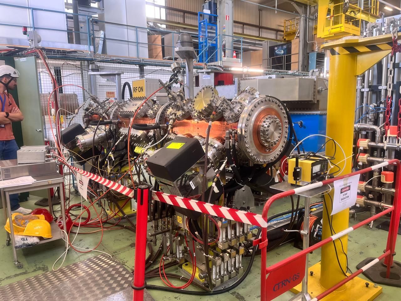 Investigador de la UAS realiza estancia en la Organización Europea para la Investigación Nuclear en Suiza, para mejorar aceleradores de partículas
