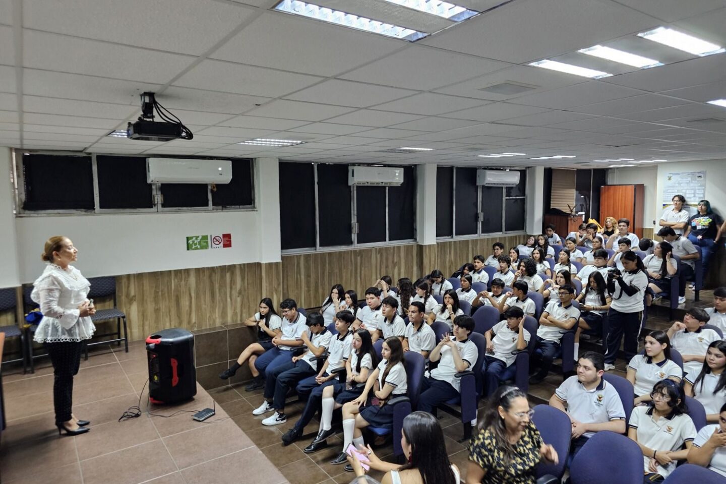 Con ¿Qué significa la Paz para mí?, la UAS inició las actividades de la Semana Nacional de Cultura de Paz en la Preparatoria Emiliano Zapata