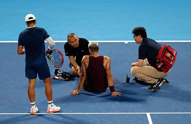 Alcaraz pasa un gran susto durante partido de tenis