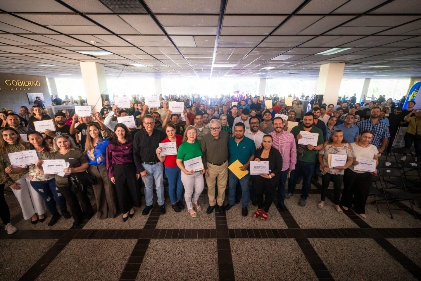 Entrega gobernador Rocha equipamiento para oficios del programa Saber Hacer