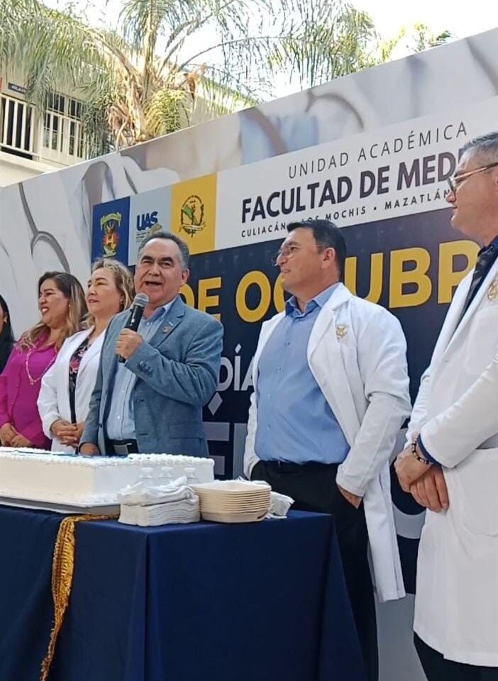 ¡Adelante con valor, sabiduría y humanidad! El Rector Jesús Madueña encabezó los festejos del Día del Médico en la Facultad de Medicina de la UAS
