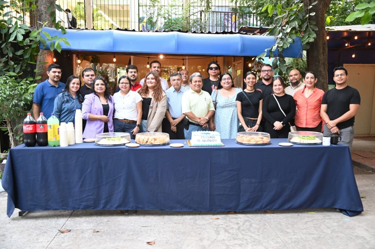 Festeja la Facultad de Filosofía y Letras de la UAS su 43 aniversario con la donación de dos esculturas de alumna de la Escuela de Diseño y Artes Visuales