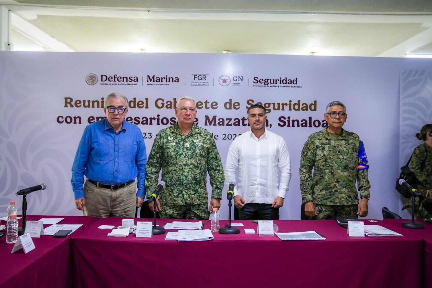 Anuncia gobernador Rocha fortalecimiento de operativos en Mazatlán, con elementos de Defensa y SSyPC