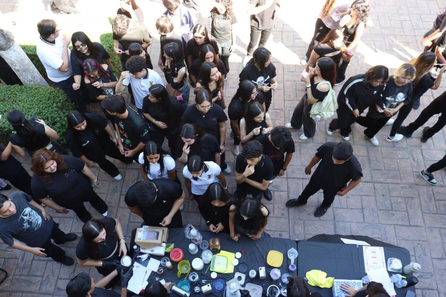 ¡Arraigo y tradición! Realiza la Preparatoria Emiliano Zapata de la UAS el Concurso de Catrinas y Catrines 2025 con temática de la Lotería Mexicana