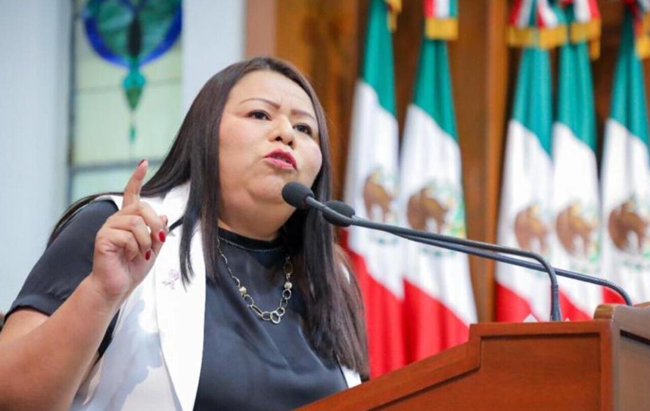 Grupo armado despoja de su vehículo a diputada de Morena en Culiacán