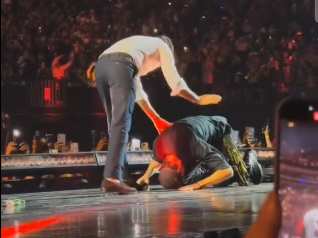 Checo Pérez sube al escenario con Enrique Iglesias