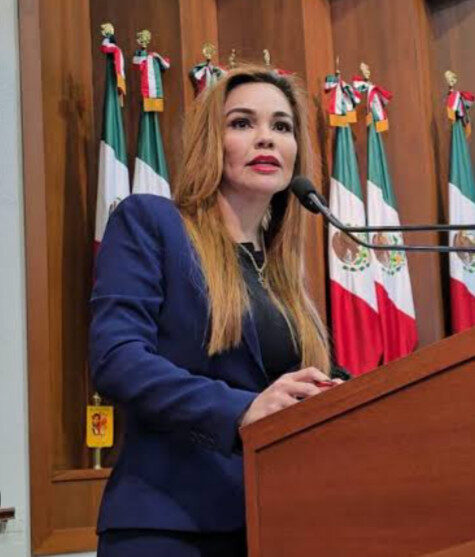 Grupo arm4do despoja de camioneta a diputada del PRI en Culiacán