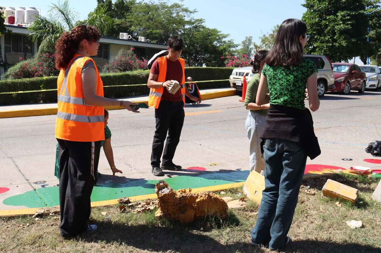 La Facultad de Arquitectura de la UAS conmemora el Día Mundial del Urbanismo, destacando la importancia de planificar ciudades sostenibles