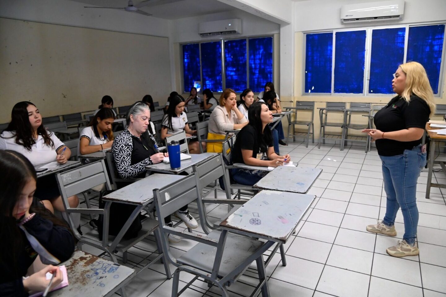 ¡Sinergia y colaboración! Comienza el ICATSIN cursos de repostería, uñas acrílicas y maquillaje básico a estudiantes y comunidad aledaña de la Preparatoria Rafael Buelna