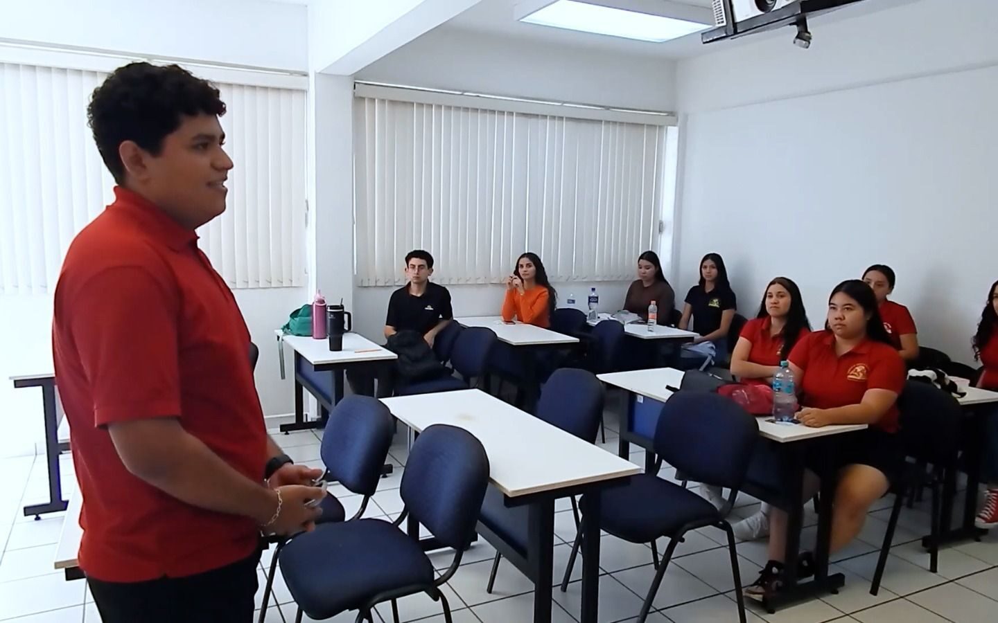 Estudiantes de la Facultad de Ciencias de la Educación invitan a participar en el Juguetón FACE “Un juguete, muchas sonrisas”, del 1 al 3 de diciembre