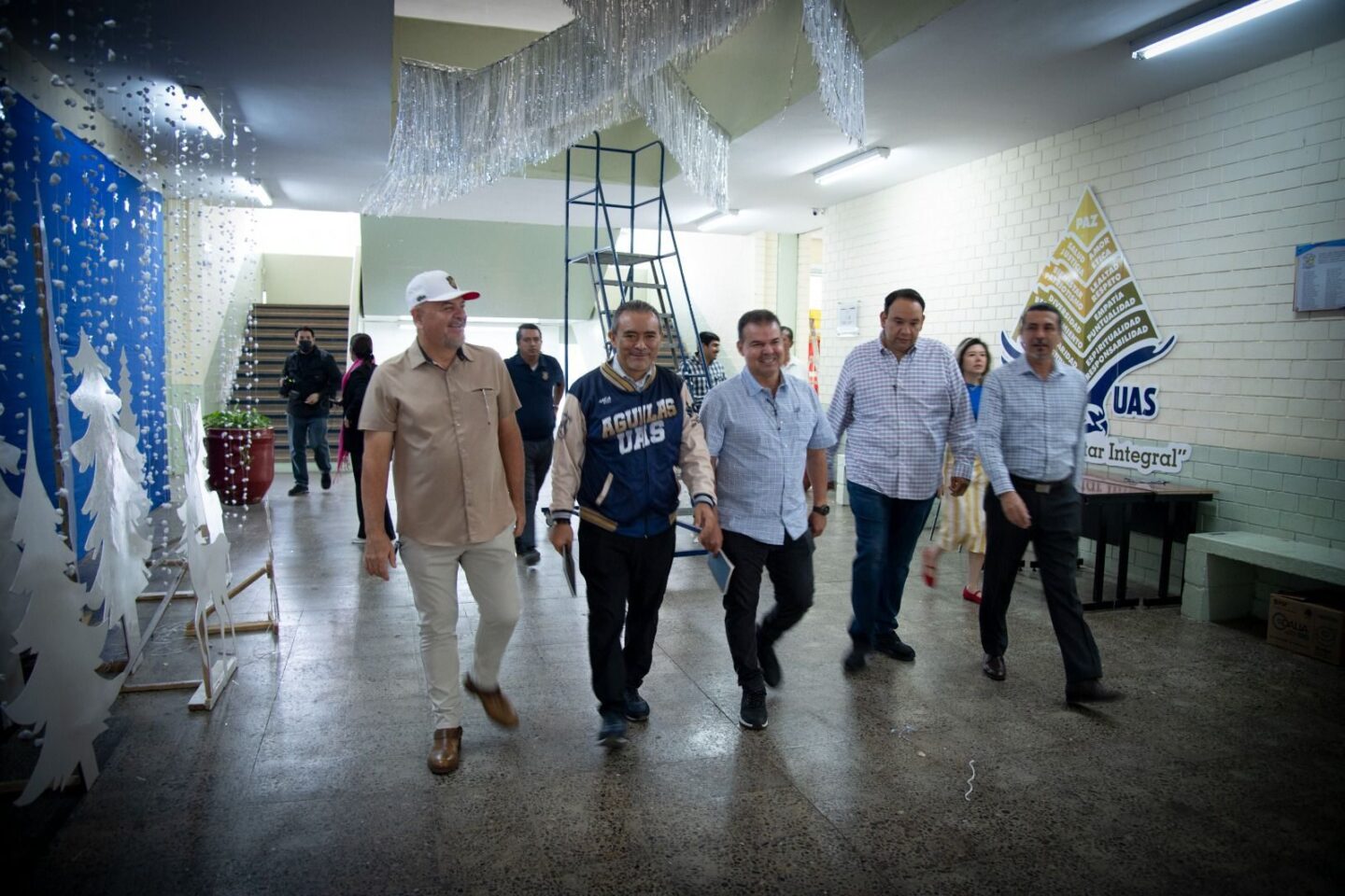 Atendiendo la instrucción del Rector Jesús Madueña de seguir resolviendo las necesidades en infraestructura y equipamiento, funcionarios de la UAS realizan supervisión en Ciudad Universitaria
