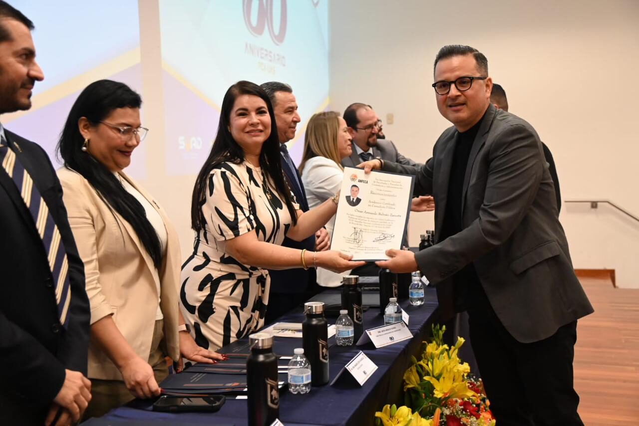 Celebra la Facultad de Contaduría y Administración 80 años de liderazgo académico y de aporte al desarrollo económico y social en Sinaloa; entrega el Premio Águila FCA 2025