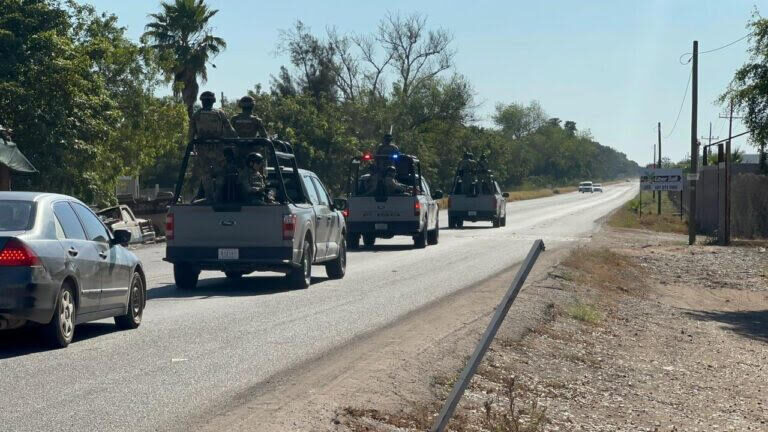 Convoy federal patrulla los municipios de Guasave, Juan José Ríos y Los Mochis
