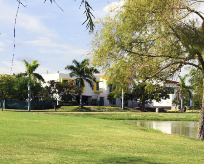 𝐄𝐬𝐜𝐚́𝐧𝐝𝐚𝐥𝐨 𝐢𝐧𝐦𝐨𝐛𝐢𝐥𝐢𝐚𝐫𝐢𝐨 𝐞𝐧 𝐋𝐨𝐬 𝐌𝐨𝐜𝐡𝐢𝐬: 𝐃𝐞𝐧𝐮𝐧𝐜𝐢𝐚𝐧 𝐦𝐢𝐥𝐥𝐨𝐧𝐚𝐫𝐢𝐨 𝐟𝐫𝐚𝐮𝐝𝐞 𝐞𝐧 ❞𝐋𝐨𝐦𝐚𝐬 𝐇𝐚́𝐛𝐢𝐭𝐚𝐭 𝐂𝐥𝐮𝐛❞