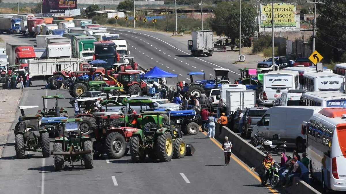 Industriales calculan daños por más de 2 mil millones de pesos debido a bloqueos en carreteras