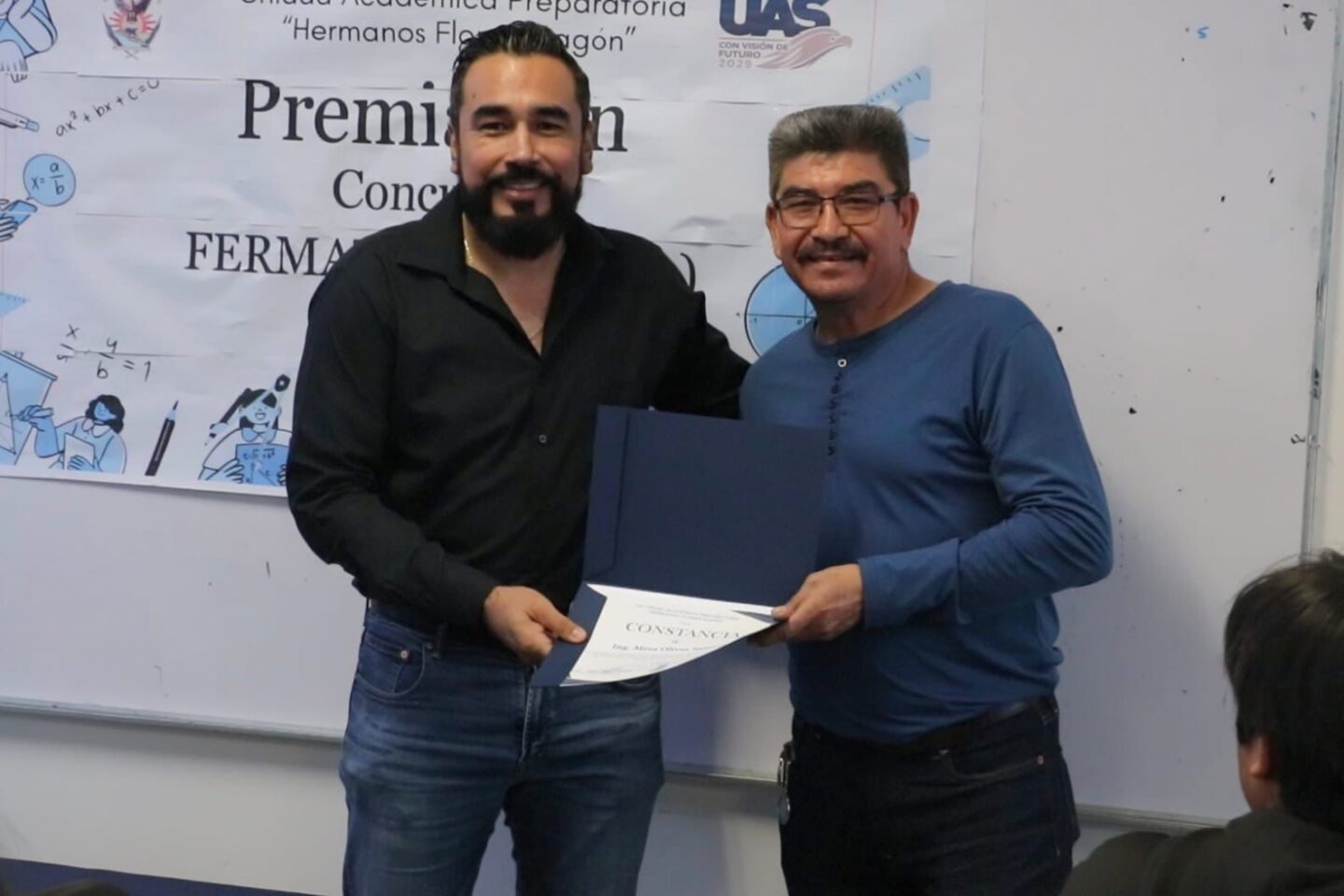 La Preparatoria Hermanos Flores Magón premia a las y los jóvenes con mejores resultados dentro del Centro de Formación de Estudiantes de Alto Rendimiento en Matemáticas (CFERMAT)