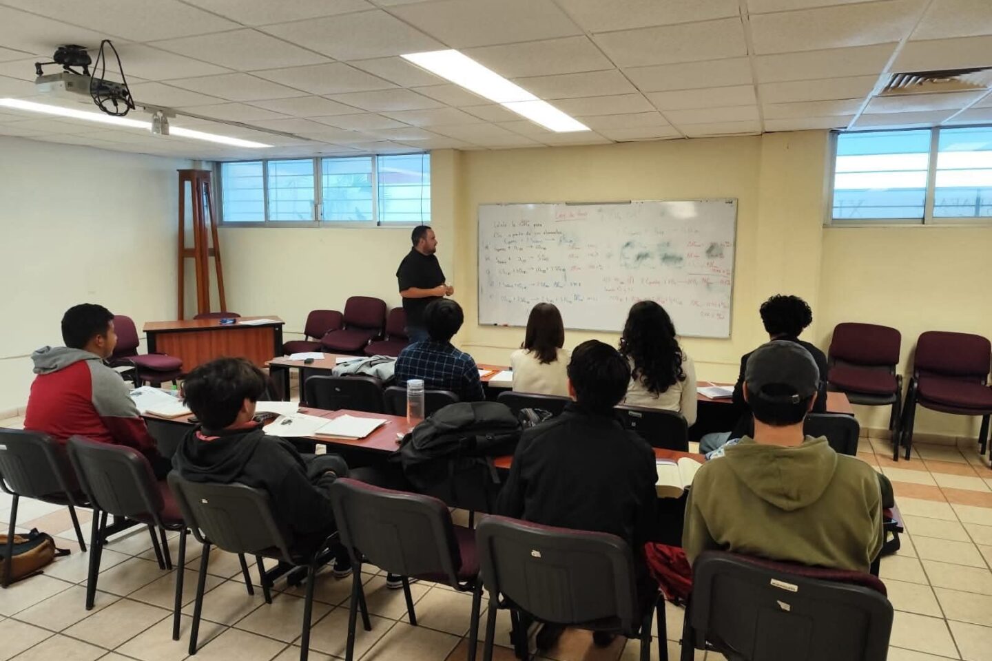 Estudiantes de la Preparatoria “Comandante Víctor Manuel Tirado López” de El Rosario, destacan en competencias académicas nacionales y estatales
