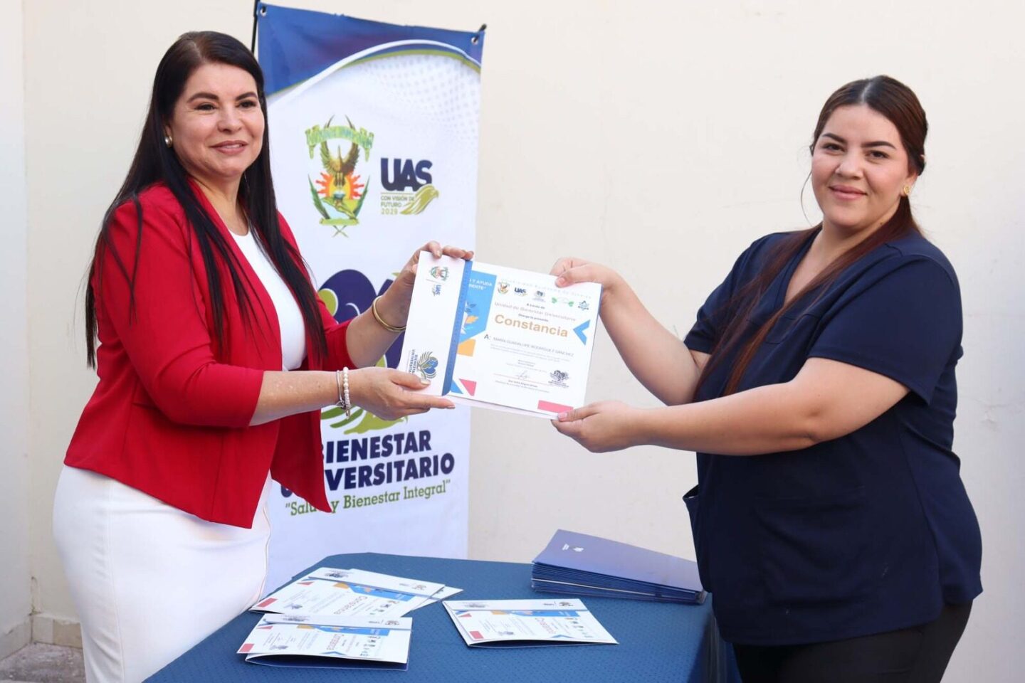 Como parte de las estrategias ambientales impulsadas por la UAS, el CIDOCS entrega material reciclable a la Unidad de Bienestar Universitario