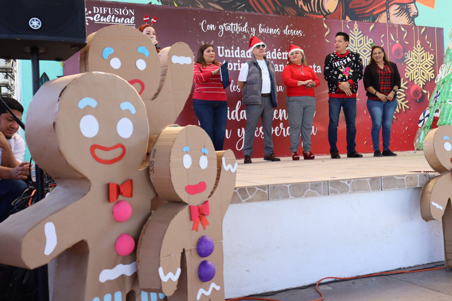 La Preparatoria Emiliano Zapata celebra la magia decembrina con su tradicional “Festival Navideño 2025”