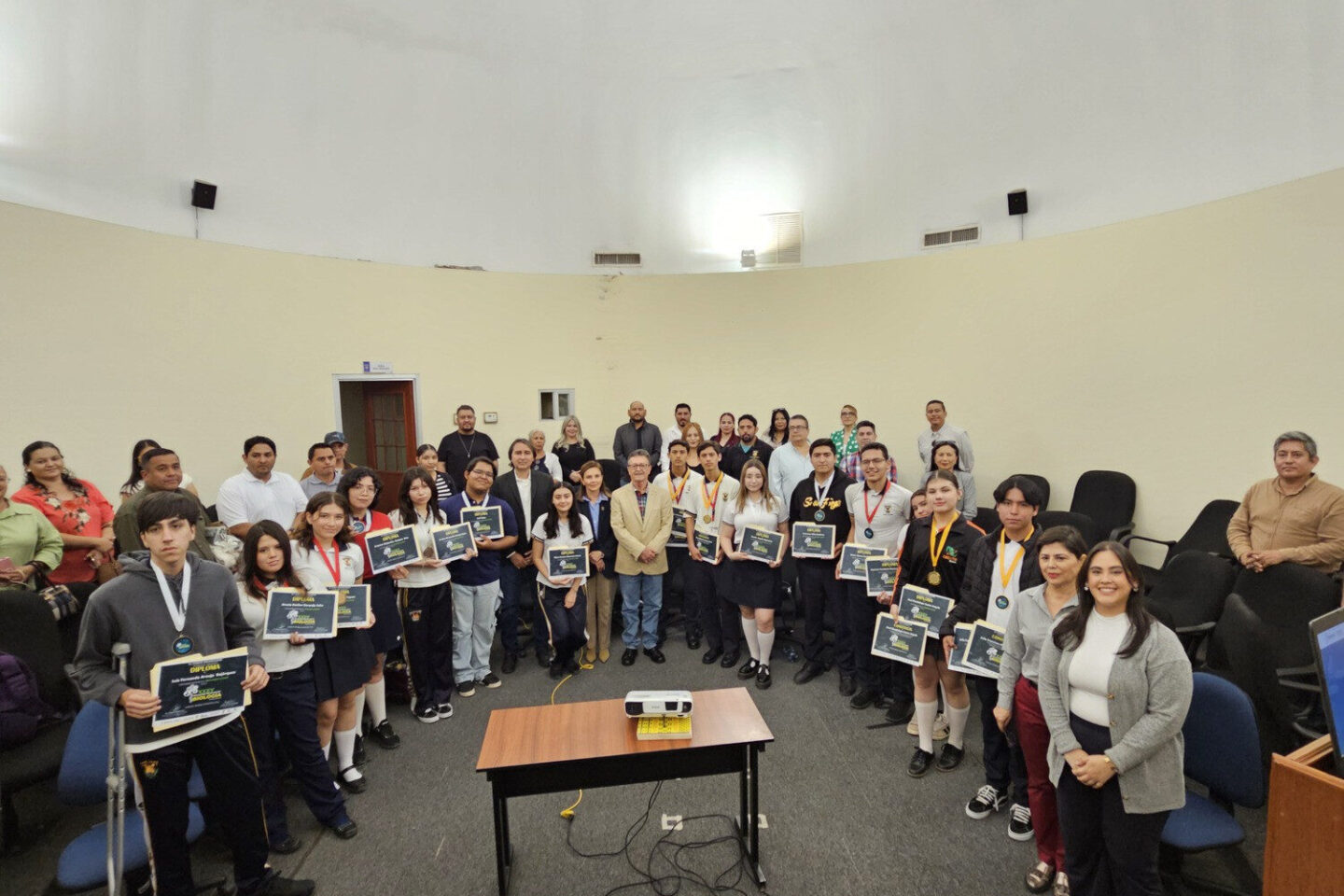 Galardonan a medallistas de la Olimpiada Nacional de Biología, en su etapa estatal; de 18 ganadores, 13 son estudiantes de bachillerato de la UAS