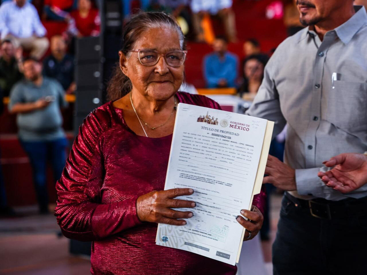 Gobierno del Estado otorga certeza jurídica y bienestar a más de mil quinientas familias rosarenses