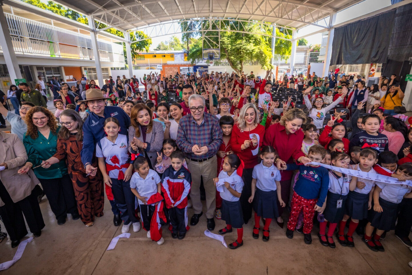 Los niños y las niñas de Sinaloa lo merecen todo, afirma Gobernador Rocha al inaugurar infraestructura en primaria de Culiacán