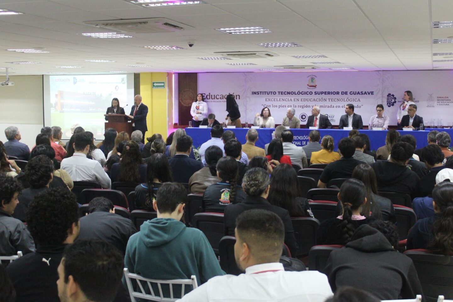 ¡Fortalecen la excelencia académica! La UAS acompaña al Tecnológico de Guasave en su entrega de acreditaciones y certificaciones