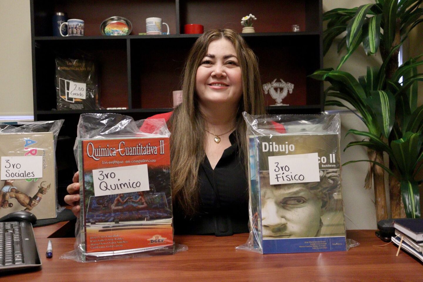 Garantiza la UAS formación de calidad, con la entrega oportuna de libros de texto en todo el estado a 60 mil alumnos de nivel bachillerato
