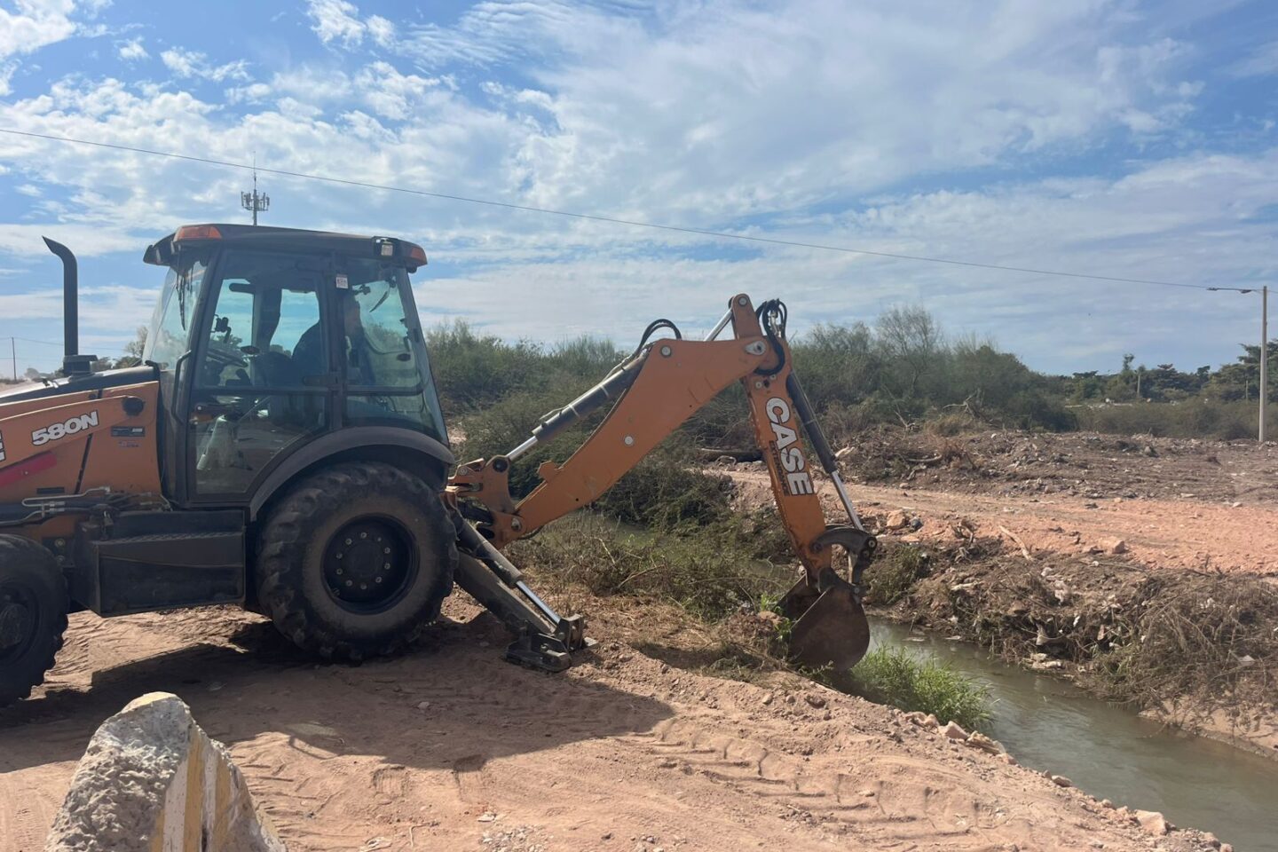 Avanza plan para desazolvar Dren Juárez de Los Mochis al mar