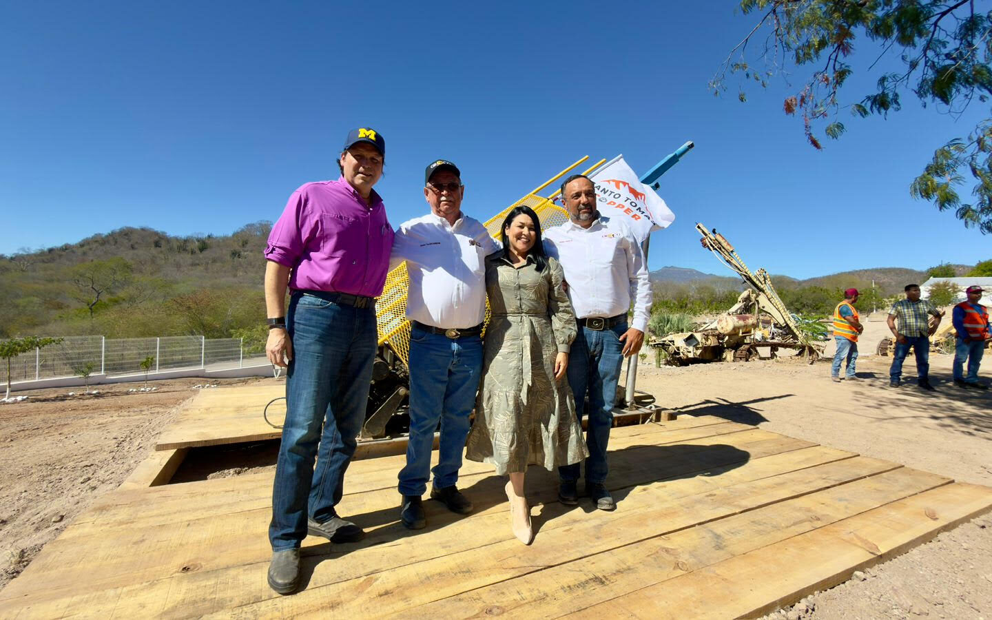 E unos años, autos eléctricos y paneles solares en todo el mundo llevarán un pedacito de Choix, Sinaloa