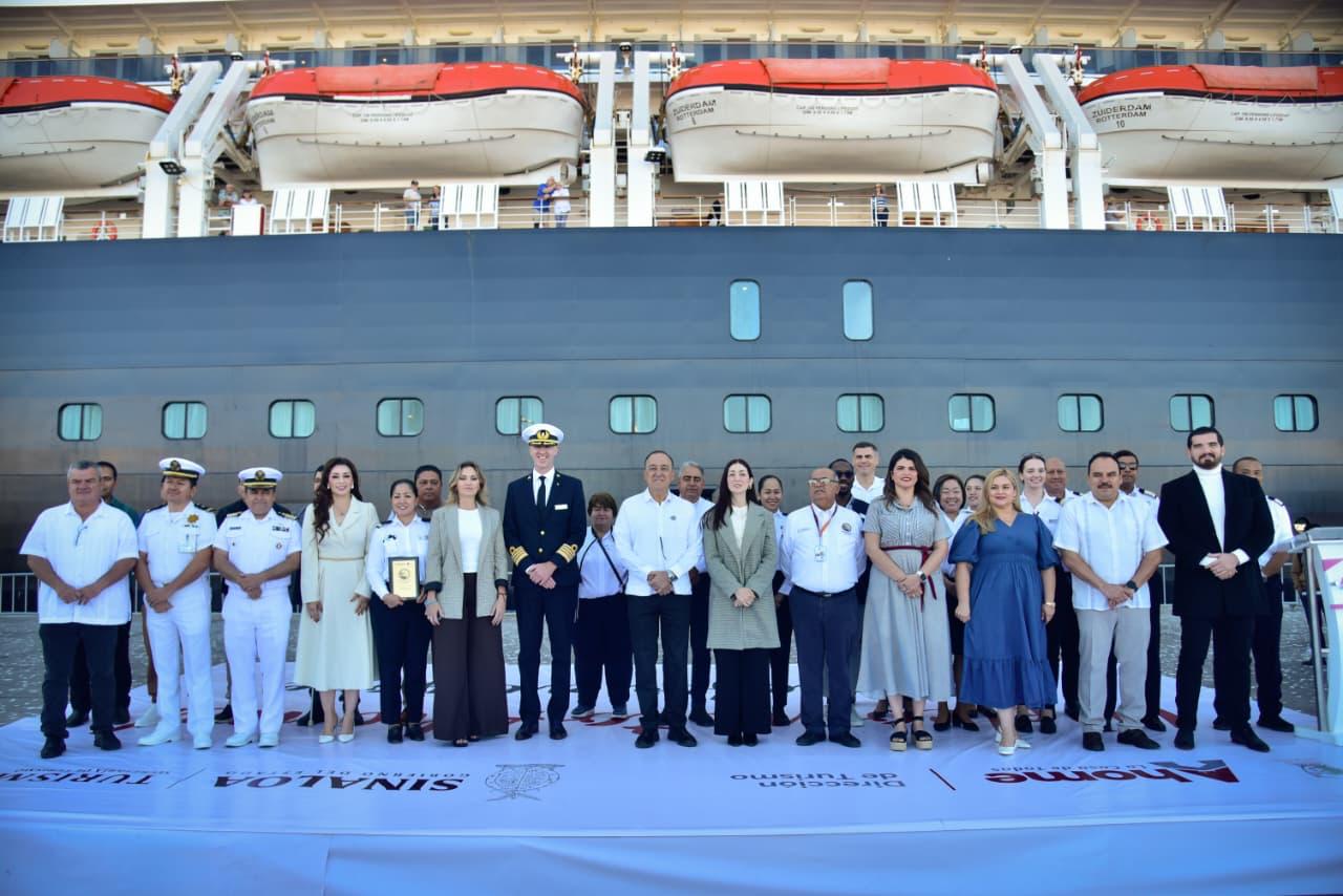 Ahome recibe al crucero Zuiderdam en Topolobampo con bienvenida cultural e intercambio de artesanías