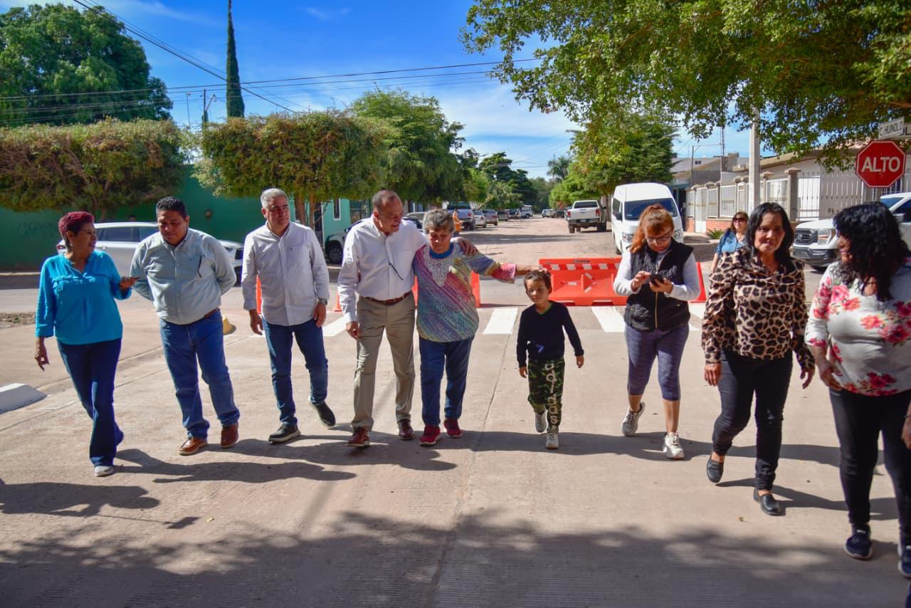 Entrega Antonio Menéndez pavimento de calle Huinolo en Nueva Revolución con valor de 1.2 mdp
