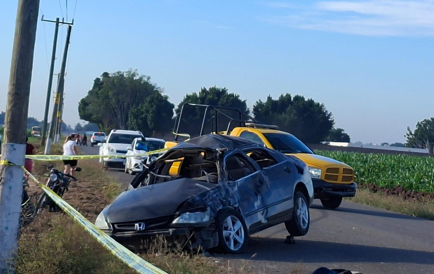 Volcadura en Guasave deja un estudiante sin vida y dos más resultan lesionados