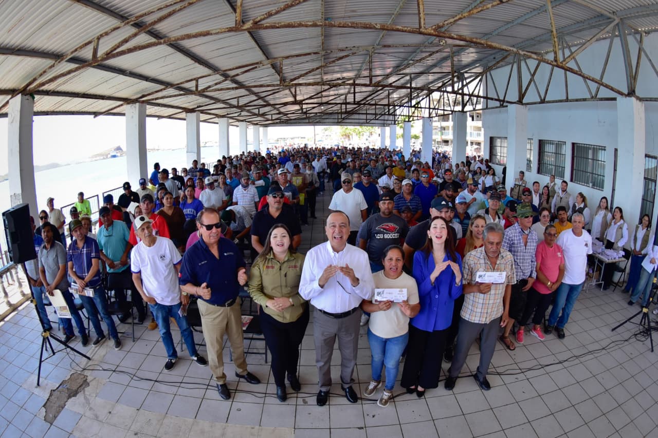 Más de 6 mil 700 pescadores ahomenses reciben sus tarjetas Bienpesca